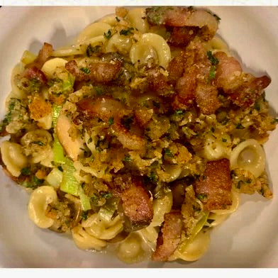 Creamy Leek & Mushroom Pasta with Bacon Crumble