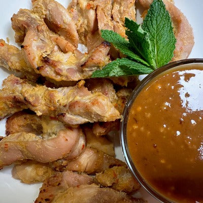 Chicken Satay with Peanut Dipping Sauce