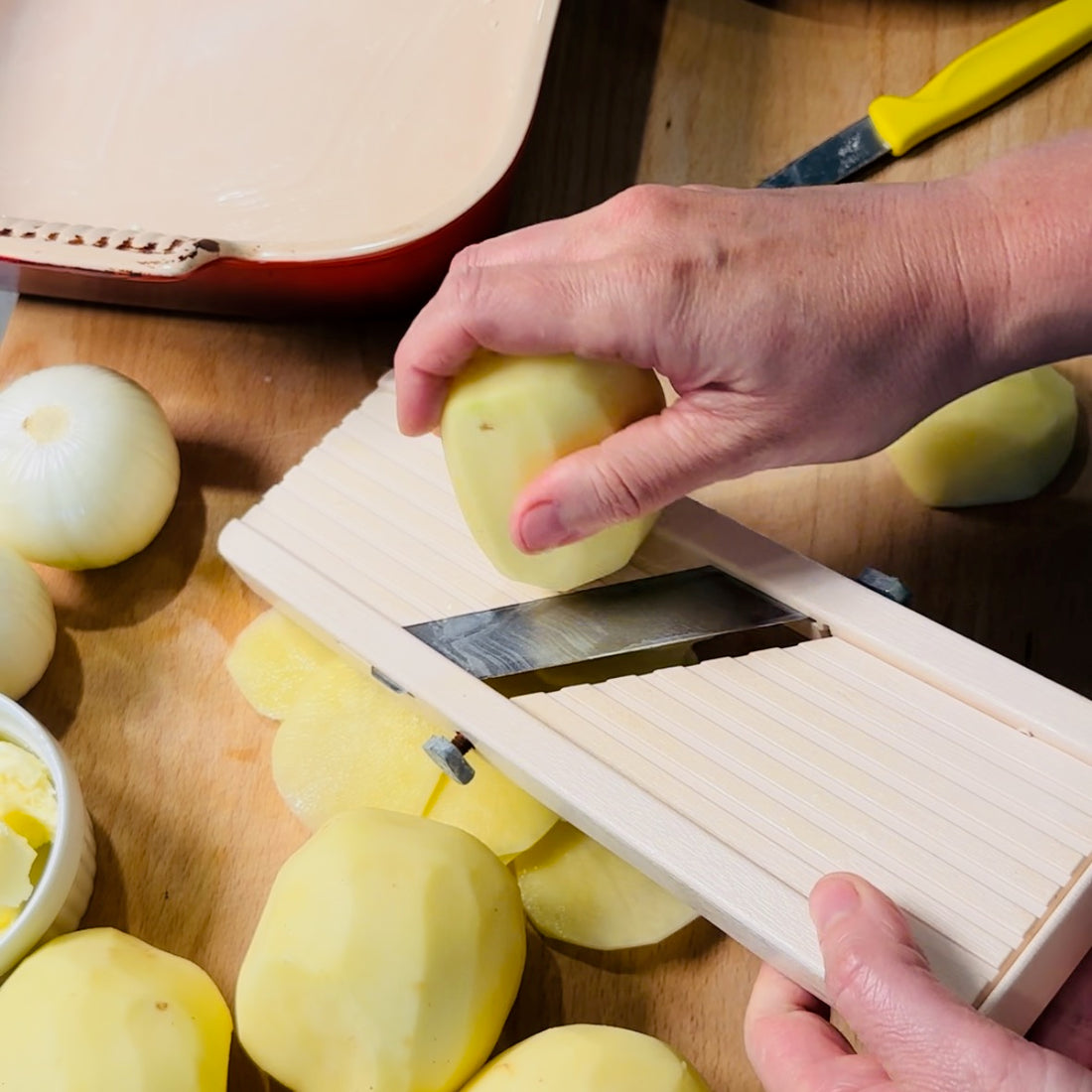 Scalloped Potatoes Recipe: Creamy Comfort from Scratch